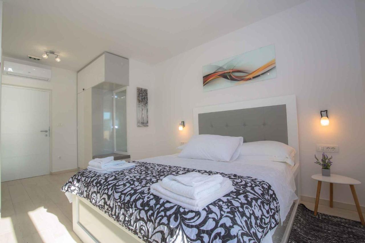 Apartments In Rogoznica 40364 Экстерьер фото