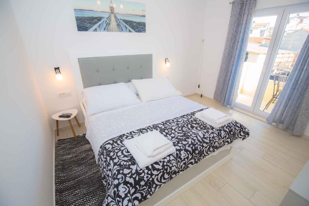 Apartments In Rogoznica 40364 Экстерьер фото