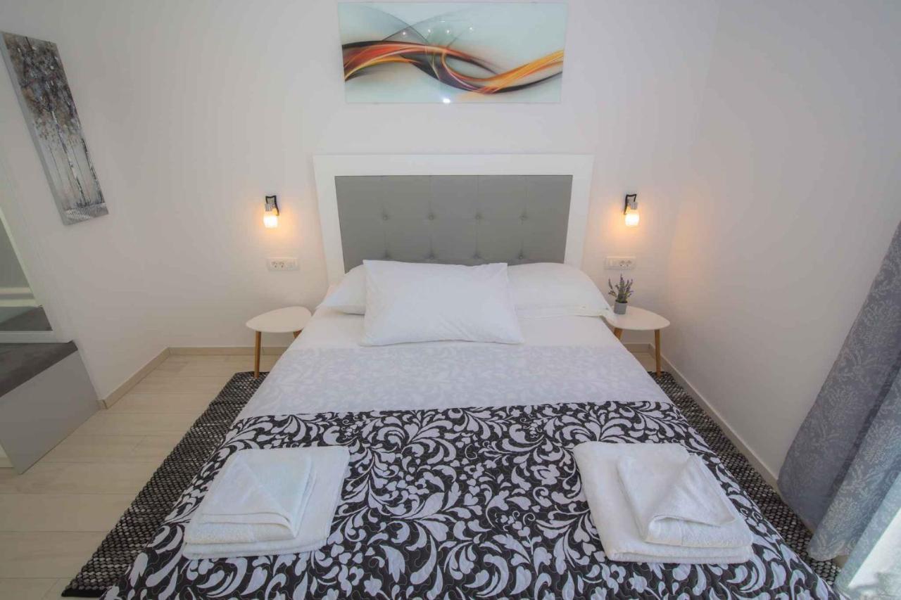 Apartments In Rogoznica 40364 Экстерьер фото