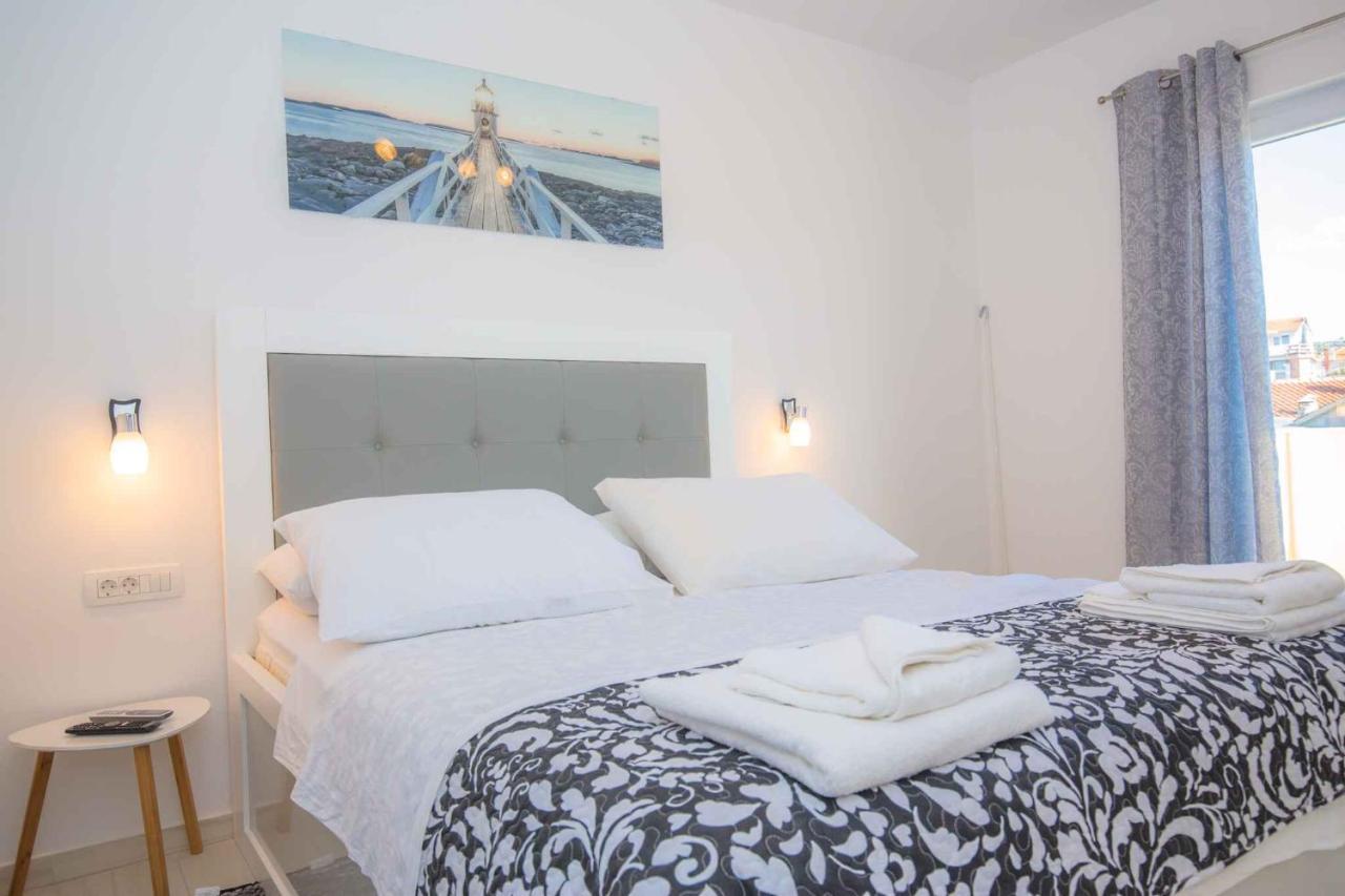 Apartments In Rogoznica 40364 Экстерьер фото
