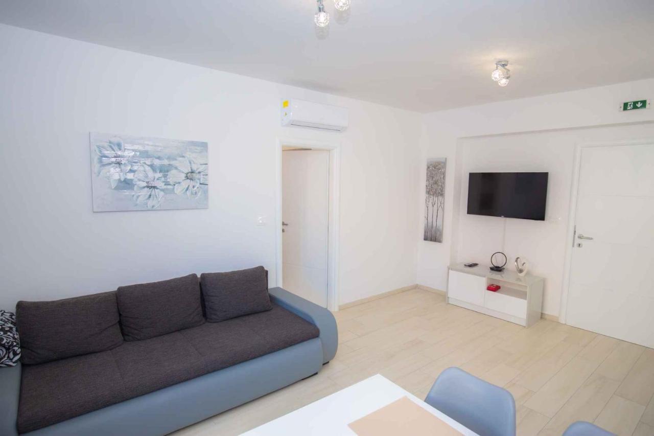 Apartments In Rogoznica 40364 Экстерьер фото