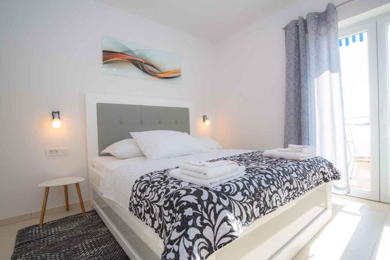 Apartments In Rogoznica 40364 Экстерьер фото