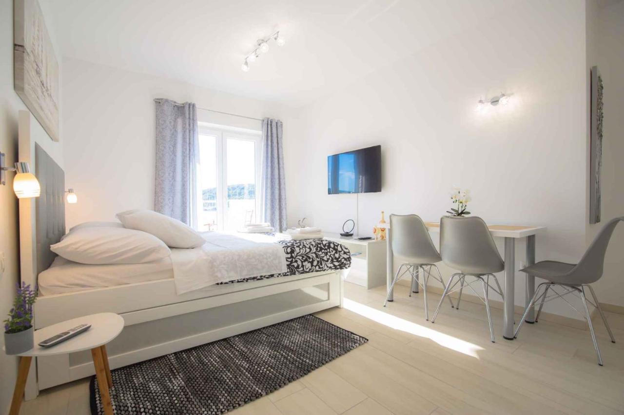 Apartments In Rogoznica 40364 Экстерьер фото