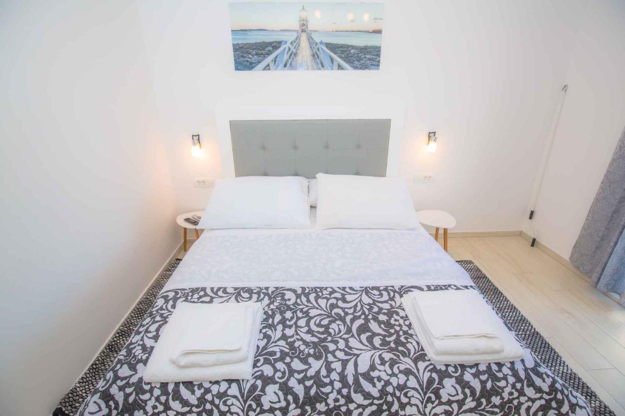 Apartments In Rogoznica 40364 Экстерьер фото