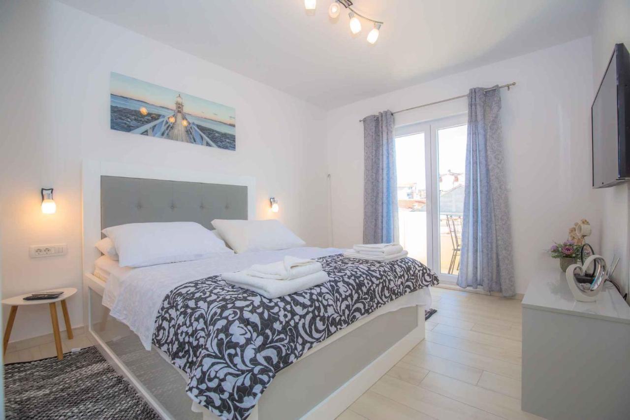 Apartments In Rogoznica 40364 Экстерьер фото