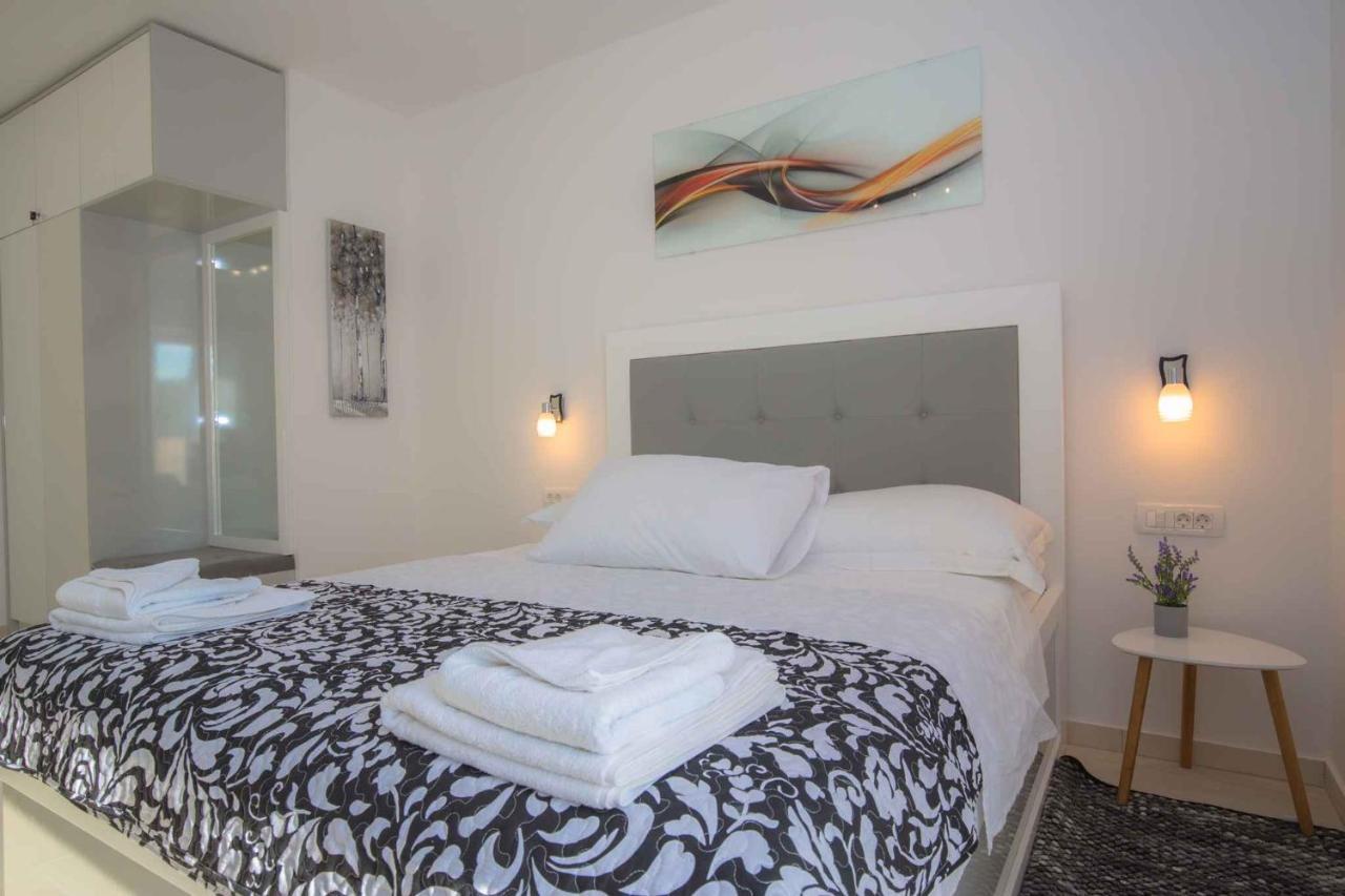 Apartments In Rogoznica 40364 Экстерьер фото