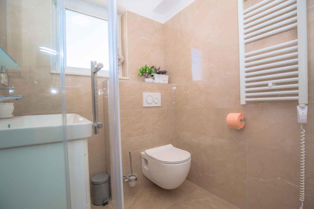 Apartments In Rogoznica 40364 Экстерьер фото