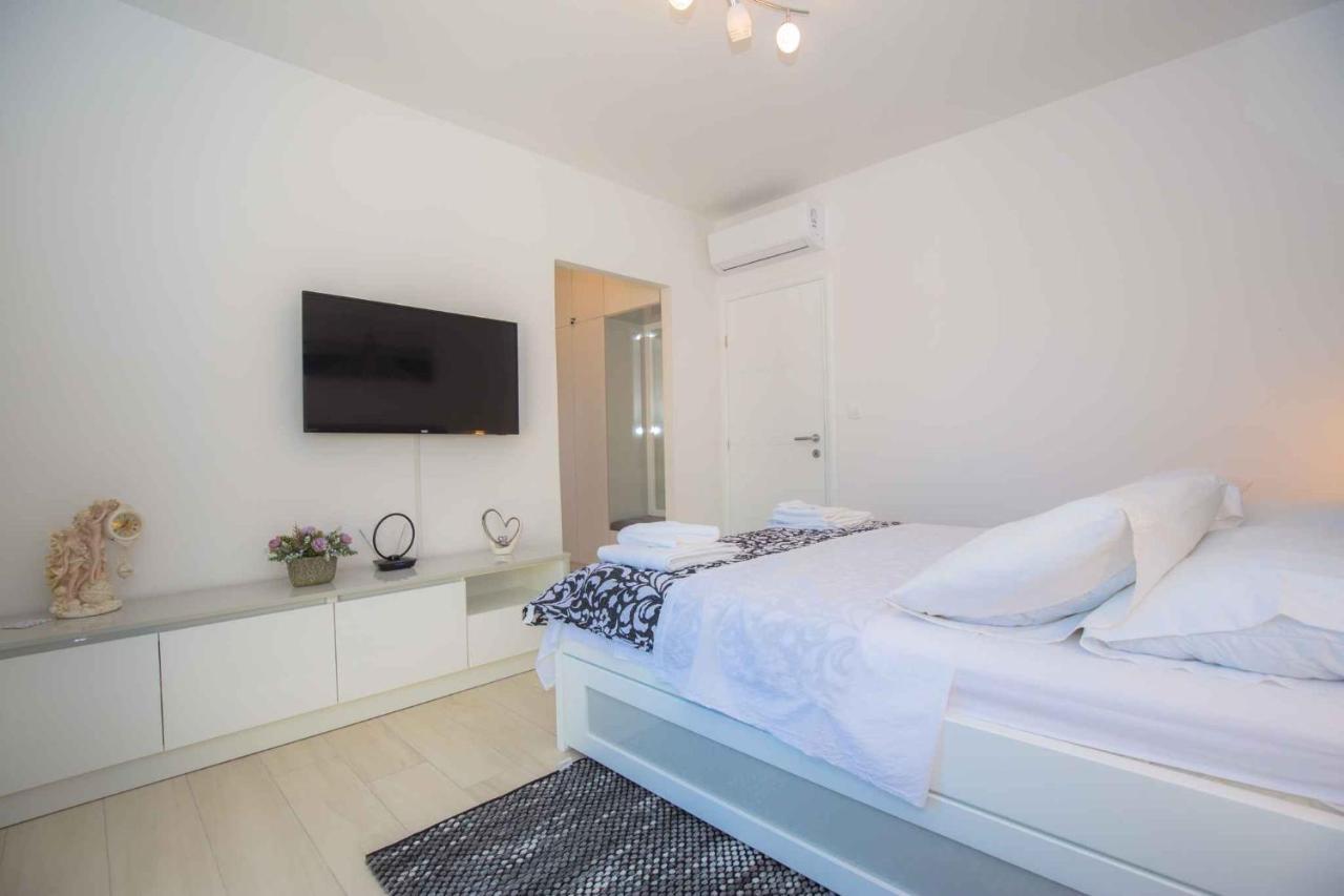 Apartments In Rogoznica 40364 Экстерьер фото